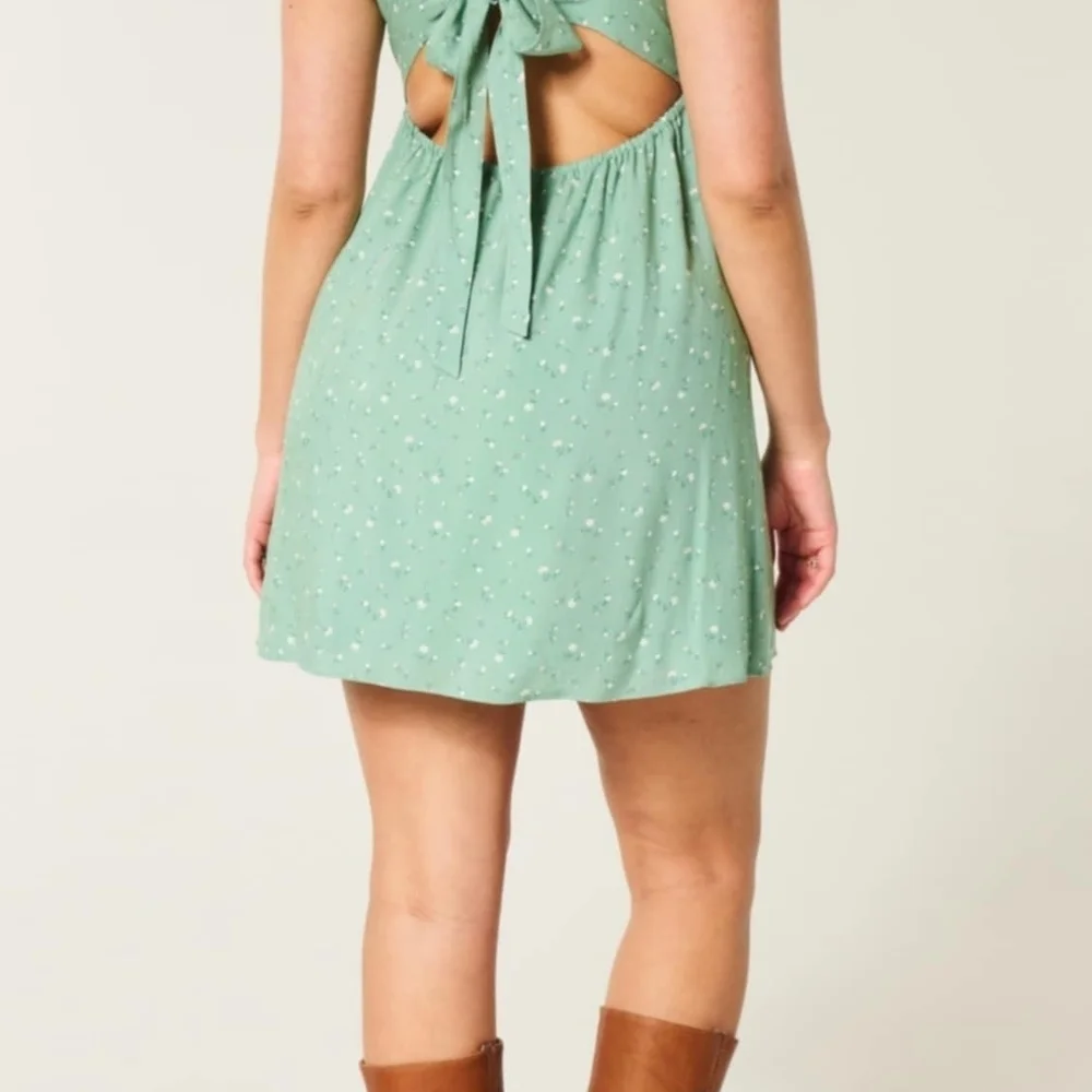 Hollister Elegant Green Lace-Trimmed